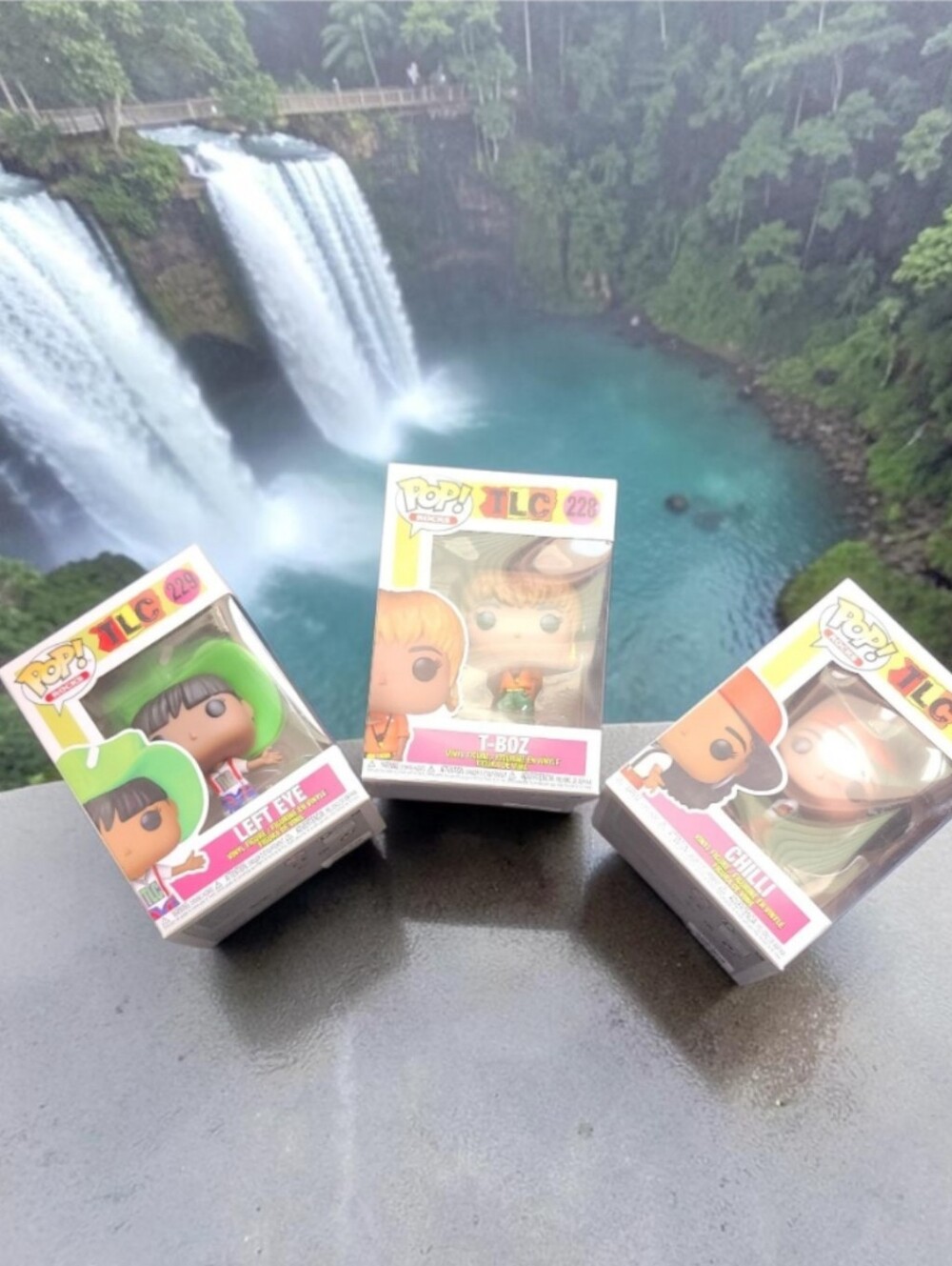 Funko POP! Iconic 90's Group TLC - NIB - Picture 2 of 5